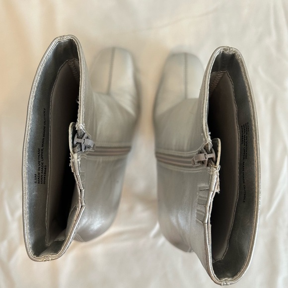 NWOT, Open Edit Women’s Hesper Metallic Silver Square-Off Toe Heeled Bootie 5.5 - Picture 11 of 12
